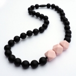 Collier d'allaitement Karin Black/rosa | .